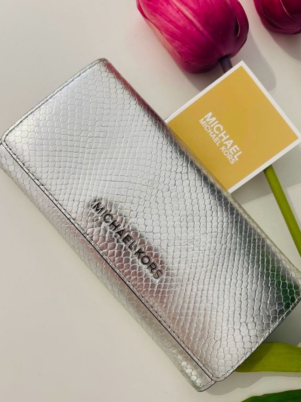 Michael Kors Metallic Silver Wallet 🩶
